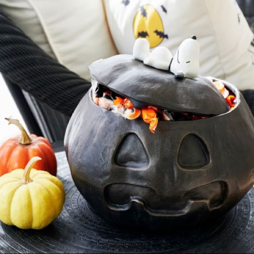 Pottery Barn Peanuts Snoopy Lidded Pumpkin Candy Bowl 🎃🍬